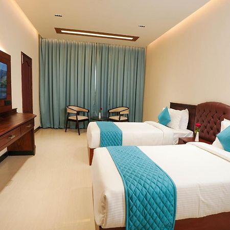 Blue Castle Hotel Thiruvananthapuram Exterior foto