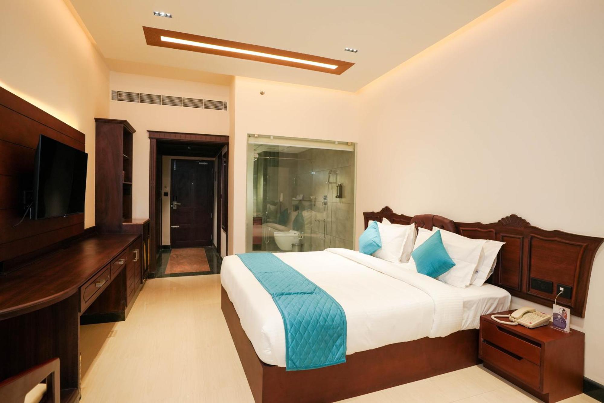 Blue Castle Hotel Thiruvananthapuram Exterior foto